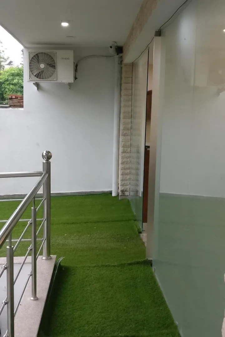 Corooms Sanvi Hotels Unitech Cyber Park Гургаон